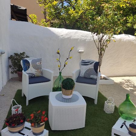 Casa Vacanze Con Giardino I Girasoli - Cin It 09006 - 9 C 2000 R4042- Sorso Dış mekan fotoğraf