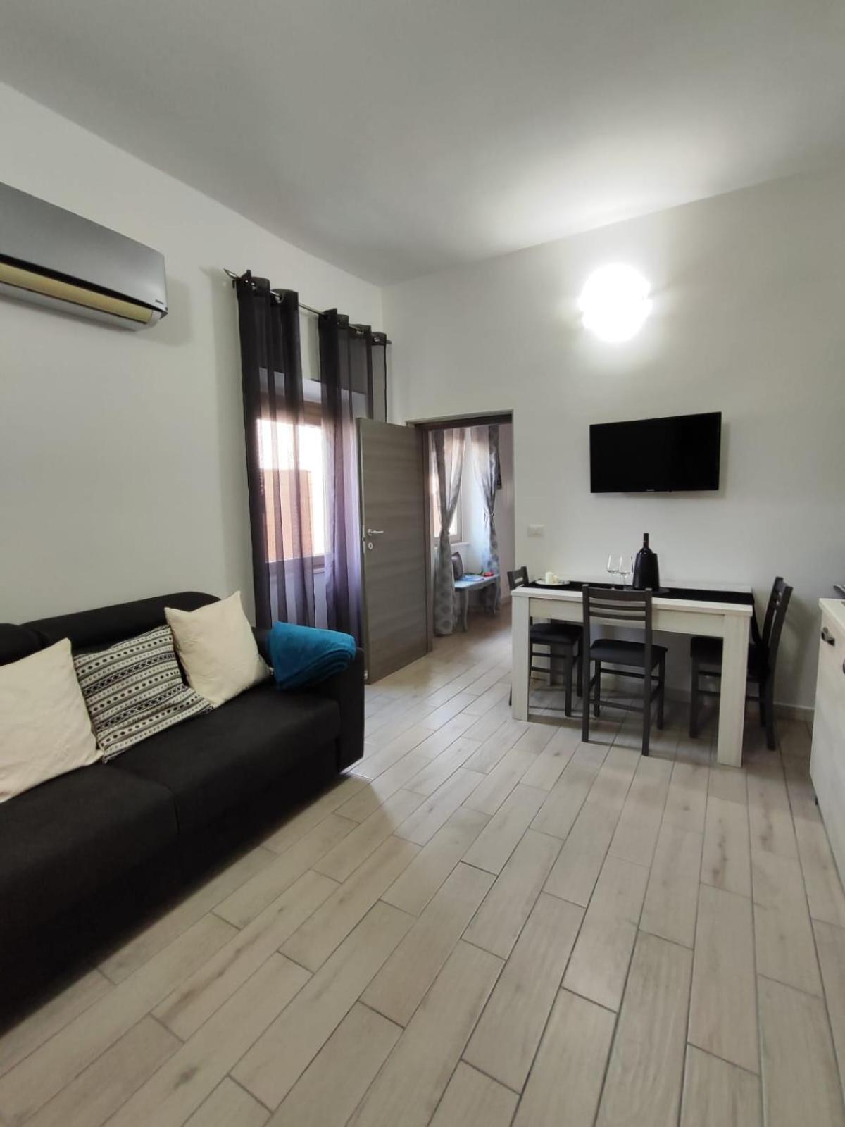 Casa Vacanze Con Giardino I Girasoli - Cin It 09006 - 9 C 2000 R4042- Sorso Dış mekan fotoğraf