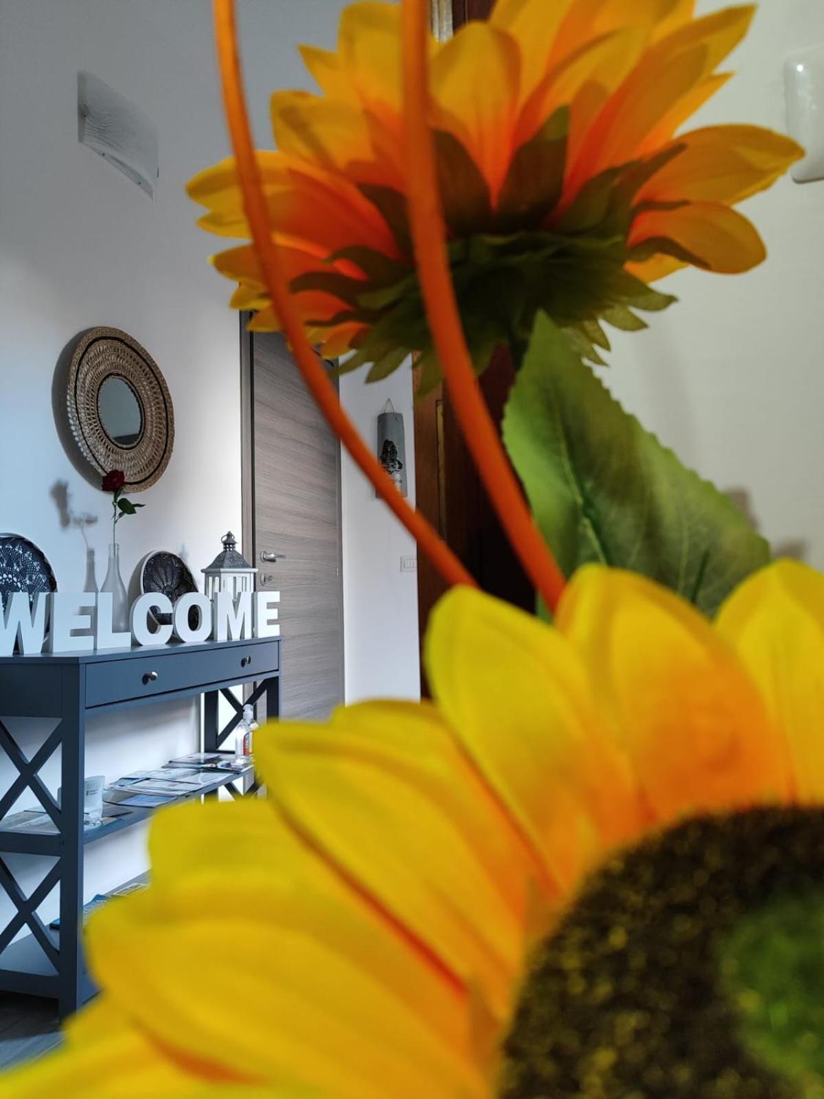 Casa Vacanze Con Giardino I Girasoli - Cin It 09006 - 9 C 2000 R4042- Sorso Dış mekan fotoğraf